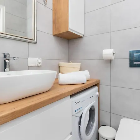 Trendy For 4 Guests 1,5 Km To Old Town By Renters