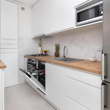 Trendy For 4 Guests 1,5 Km To Old Town By Renters